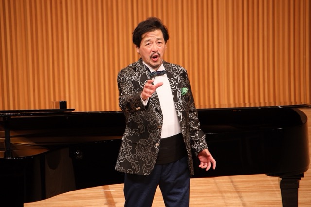 佐藤泰弘／手嶋沙織